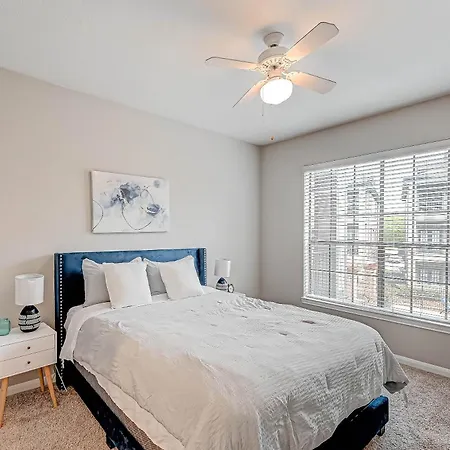Spacious Room With Pool And Gym - Medical Center Houston